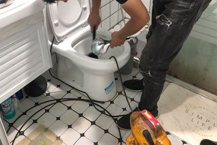 益阳马桶堵塞自己疏通还是找师傅?专业上门服务让你省时更省心