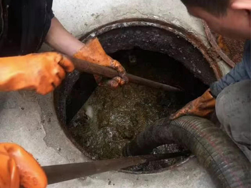 益阳清理化粪池时如何避免沼气的危害?